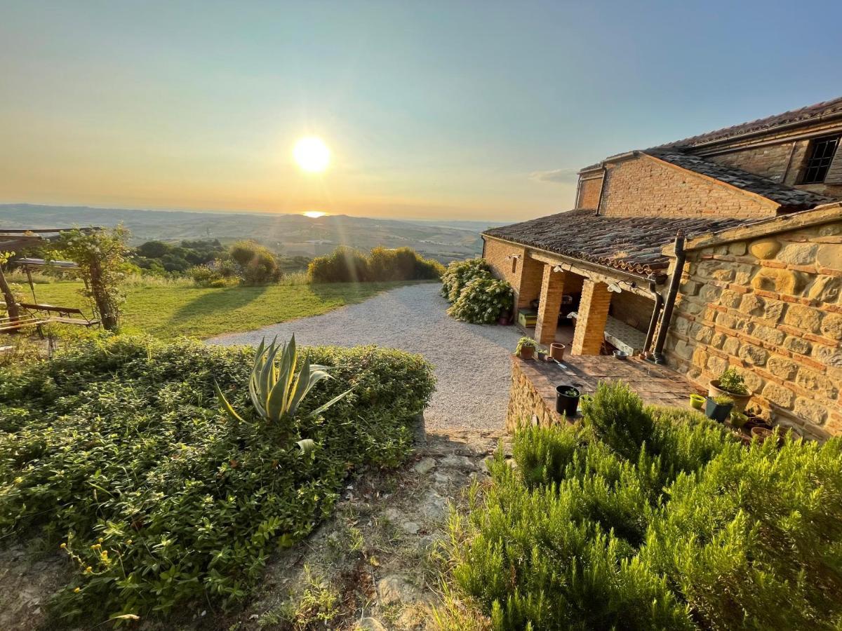 L'Infinito Bed and Breakfast Mombaroccio Eksteriør billede