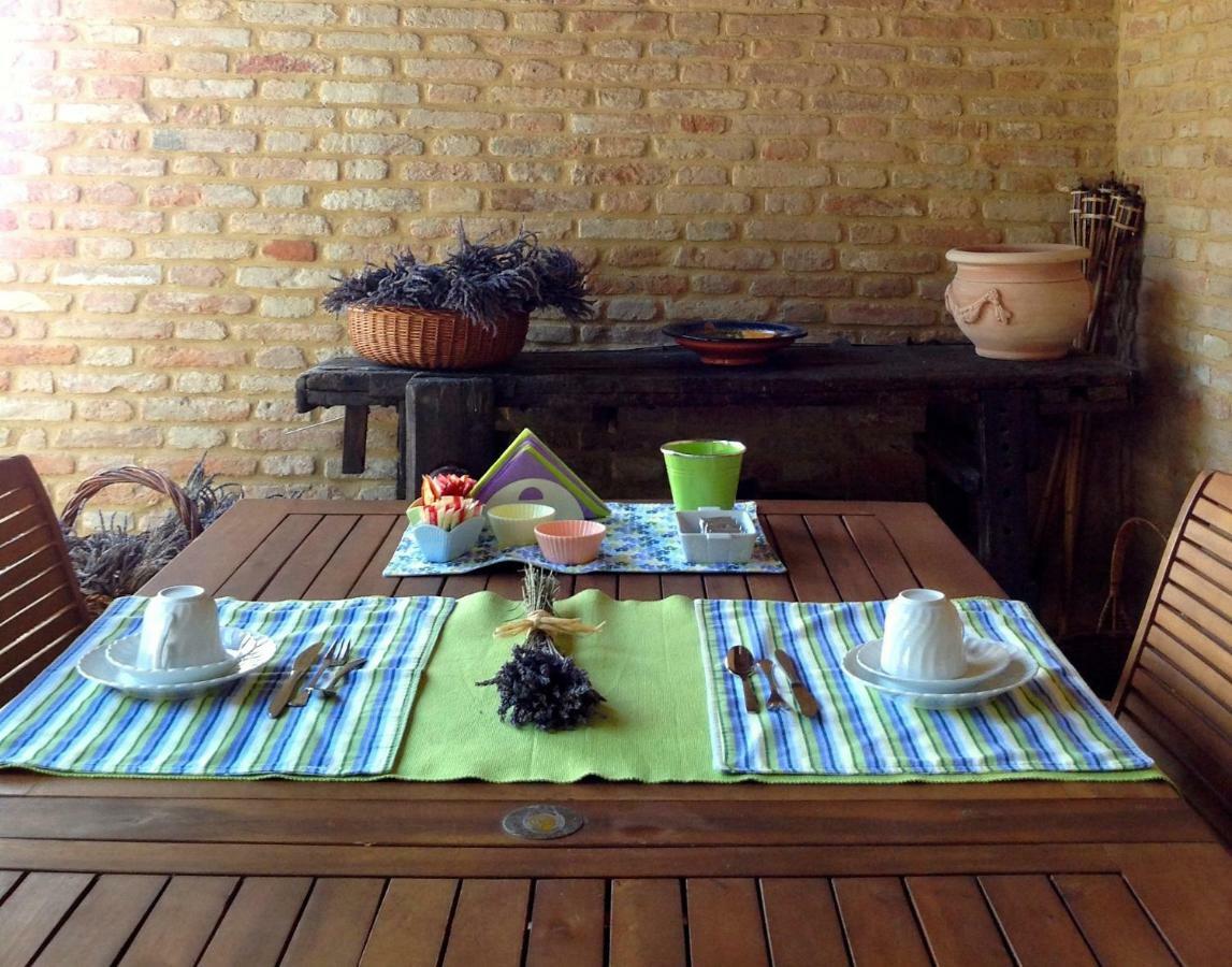 L'Infinito Bed and Breakfast Mombaroccio Eksteriør billede